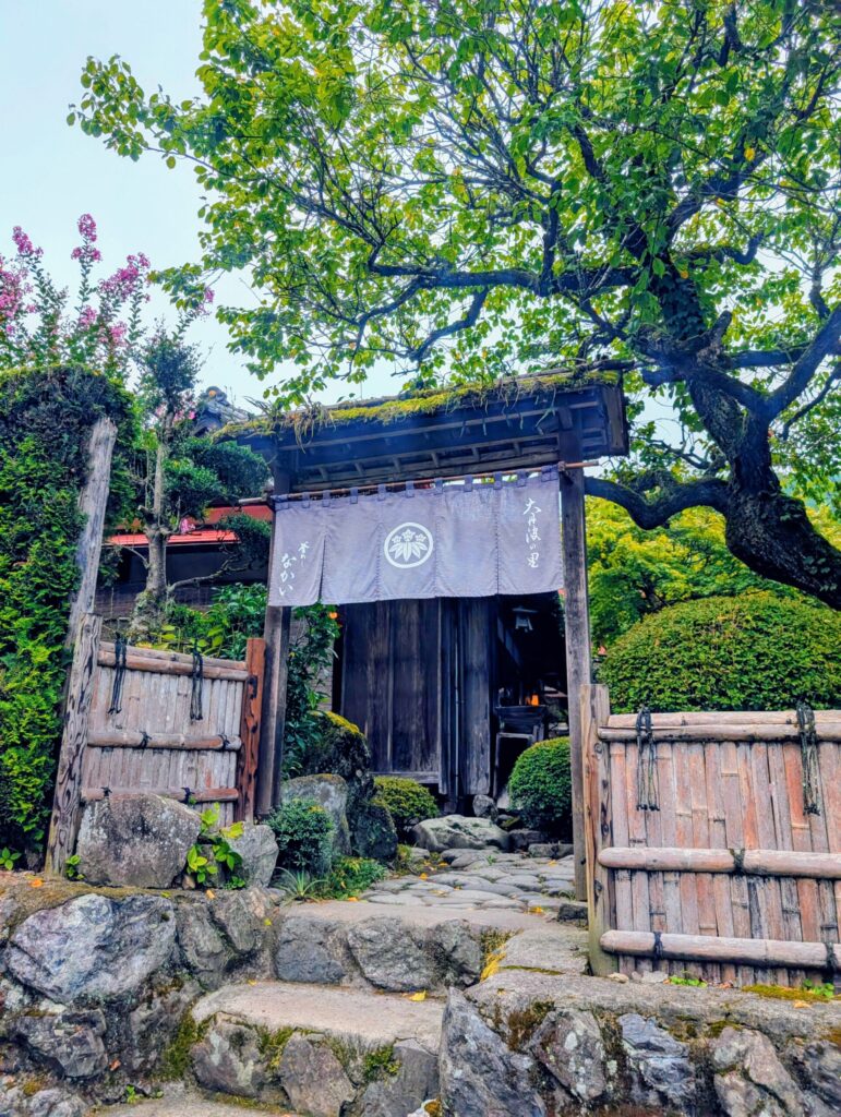 釜めしなかいの入り口