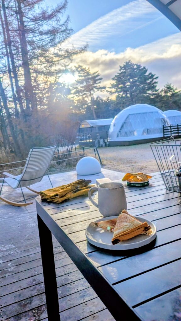 グランピングの早朝の朝ご飯
